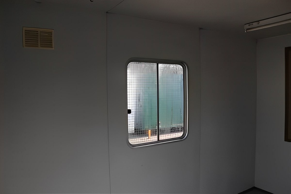 12ft x 8ft Steel Anti-Vandal Office Cabin – photo 2
