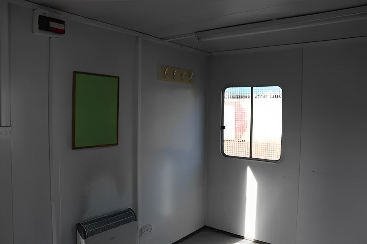 12ft x 8ft Steel Anti-Vandal Office Cabin – photo 4