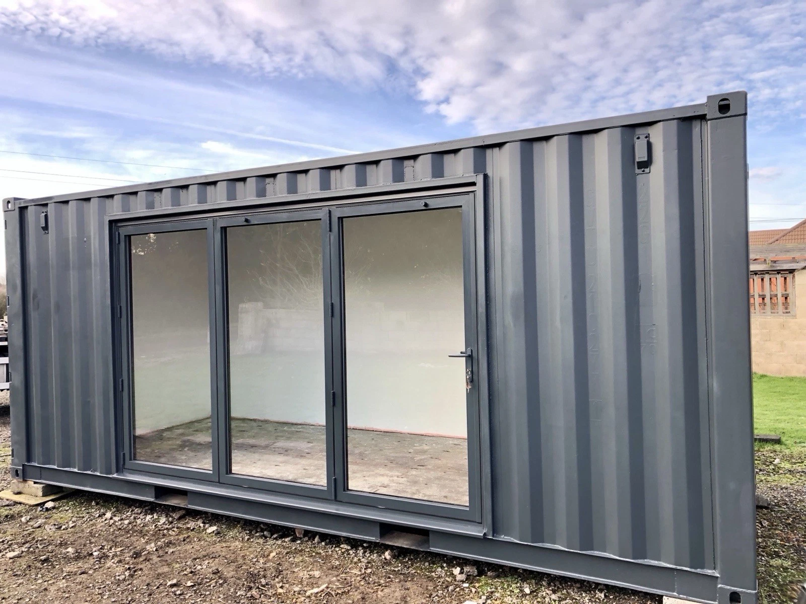 20ft Converted Shipping Container Office / Gym – photo 4
