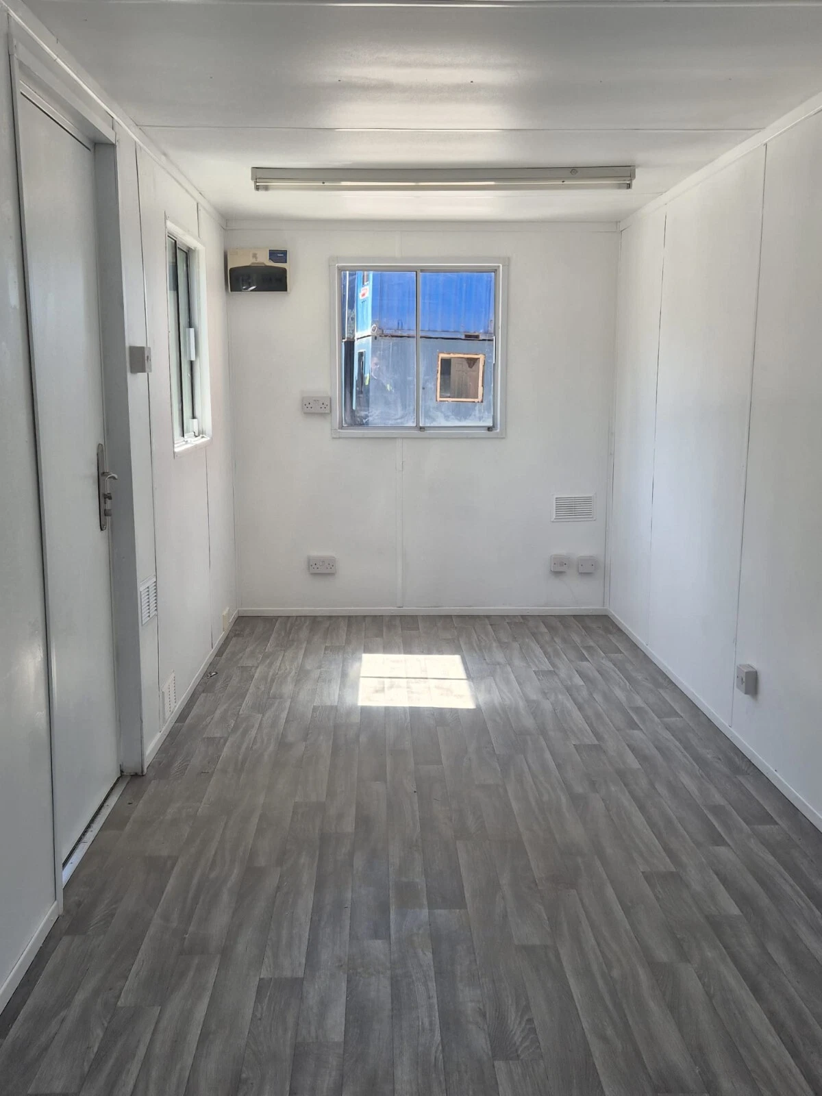 20ft x 8ft Anti-Vandal Open Plan Office (Green) – photo 5