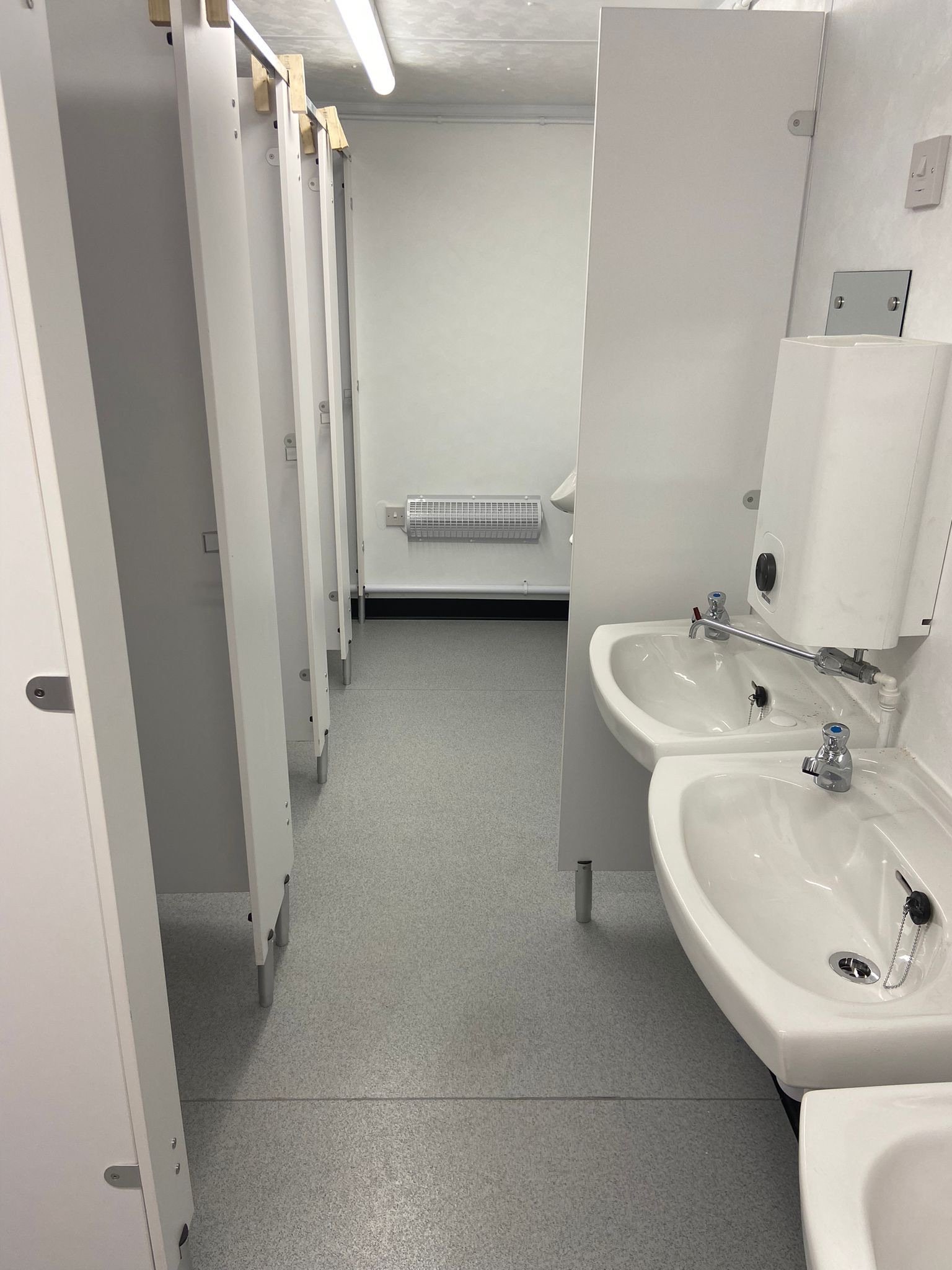 5+1 Steel Restroom Cabin 24ft x 9ft – photo 2
